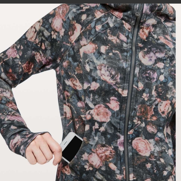 Lululemon Scuba Hoodie *Light Fleece - Picture 2 of 6